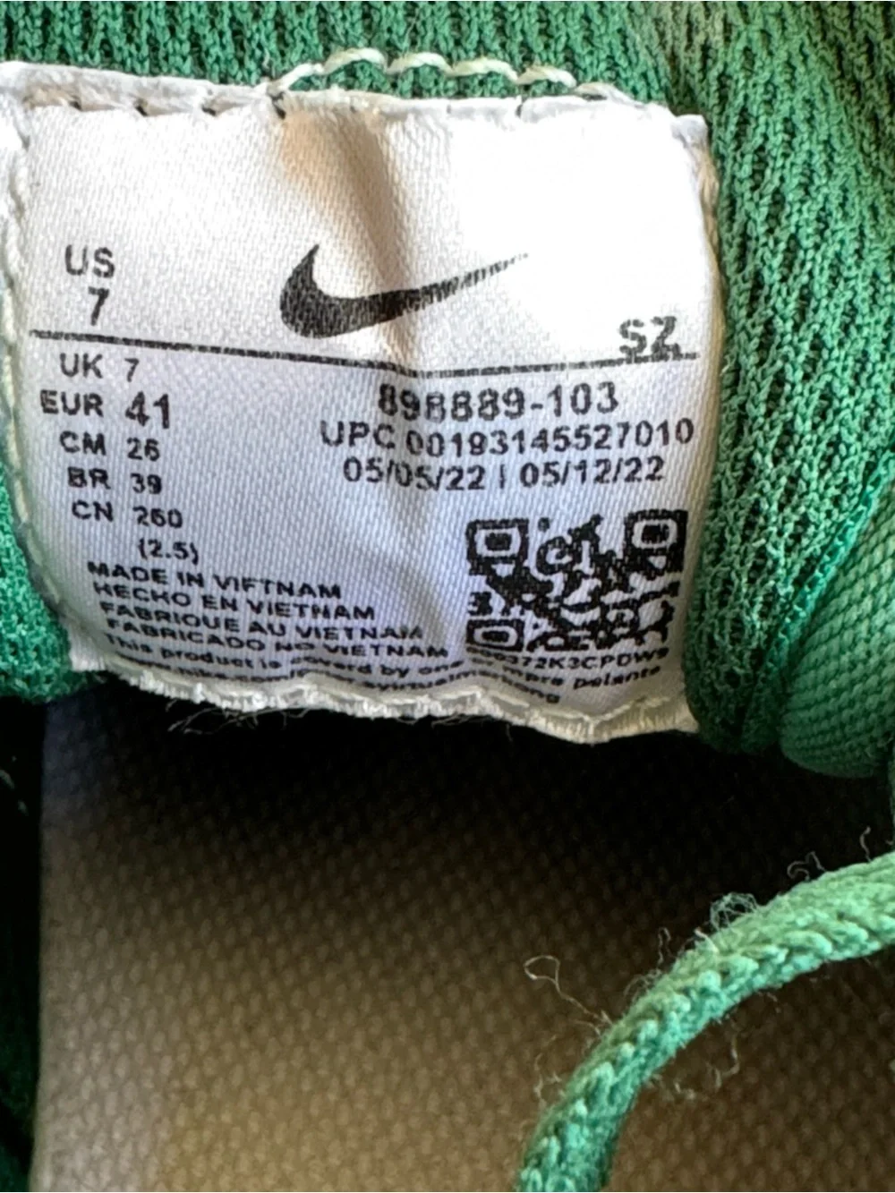 Nike SB Dunk Low “Classic Green” style code 898889-103 US Men’s size 7